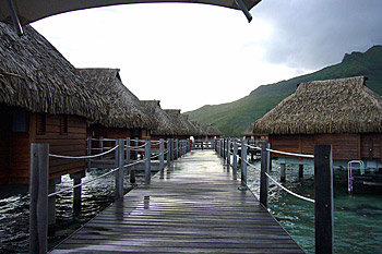... die Hotelanlage auf Moorea ...