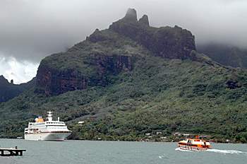 ... die MS Columbus ist auch schon da ...