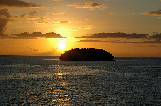 ... Sonnenuntergang auf Fidschi - wir haben die Datumsgrenze gefunden ...