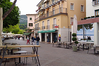 ... die Promenade in Garda ...