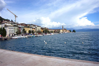 ... der Ort: Salo im Südwesten vom Gardasee ...