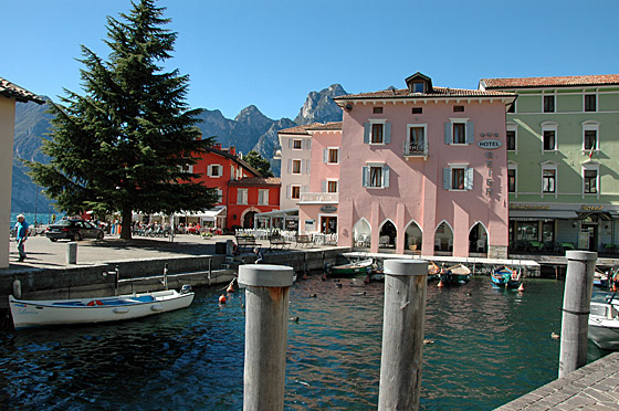 ... kurzer Stop in Torbole, etwas laufen und ein Eis ...