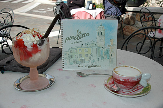 ... Eis und Capo in Albisano - muss sein ...