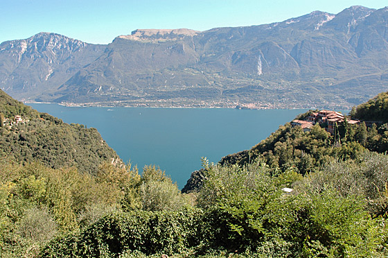 ... ein traumhafter View auf den Gardasee im Ort: Pieve ...