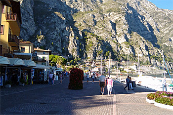 ... kurzer Stop in Limone ...