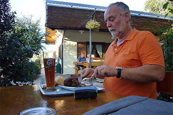 ... die Schweinehaxe vom Grill ist für mich auch ein High Light ...