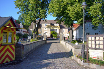 Kaffeetrinken im Wasserschloss