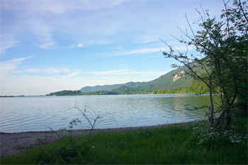 ... mit dem Rad findet man herrliche, versteckte Plätze direkt am See ...