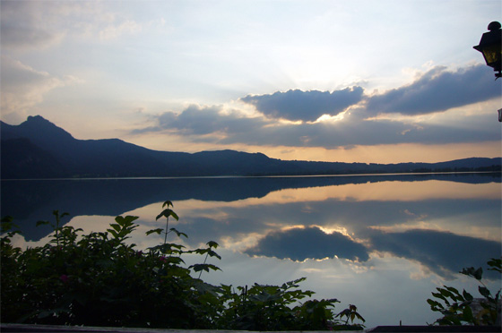 ... ruhig liegt der See ...