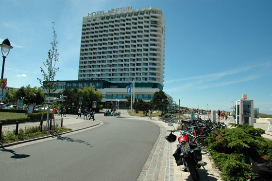 ... das Hotel Neptun ist weitläufig bekannt ...