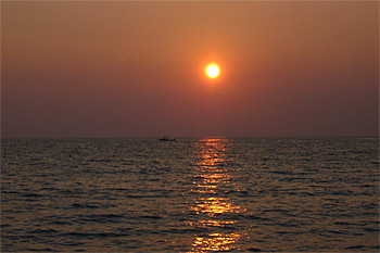 ... die Sonne geht unter in Levanto ...