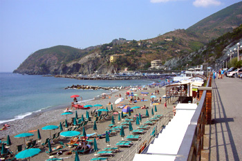 ... der Strand von Levanto ...