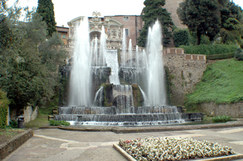 ... die Wasserspiele von Tivoli in der Region Latium ...