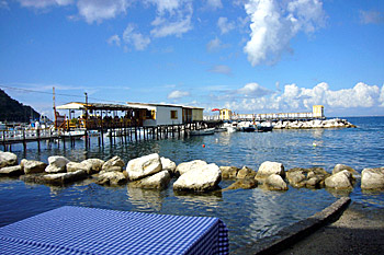 ... am alten Hafen von Sorrent ...