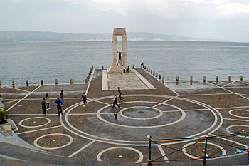 ... die Promenade von Reggio di Calabria ...