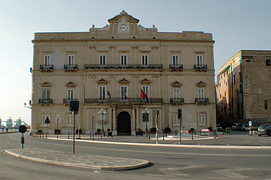 ... das Rathaus, der Palazzo di Città ...