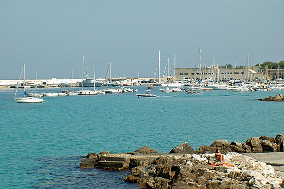 ... der Hafen von Otranto ...