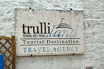 ... wir kommen jetzt ins Trulli Land ...