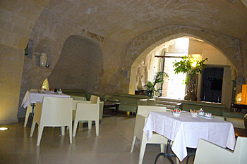 ... fantastisch - alle Räumlichkeiten des Hotels wurden in den Fels geschlagen ...