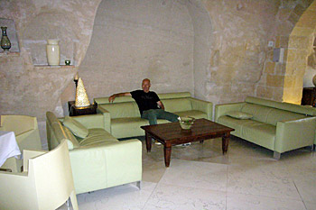 ... fantastisch - alle Räumlichkeiten des Hotels wurden in den Fels geschlagen ...