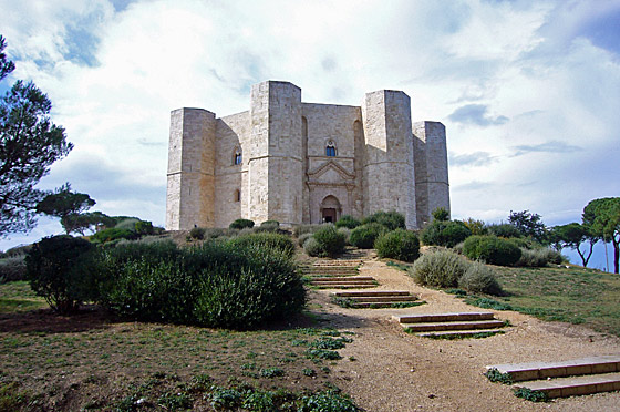 ... Castel del Monte ...