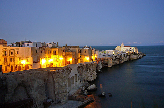 ... Vieste bei Nacht ...