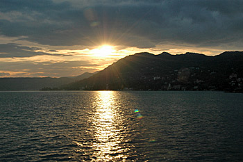 ... die Sonne geht unter ...