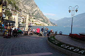 ... mein Lieblingsplatz zum Kaffeetrinken mit super View ...