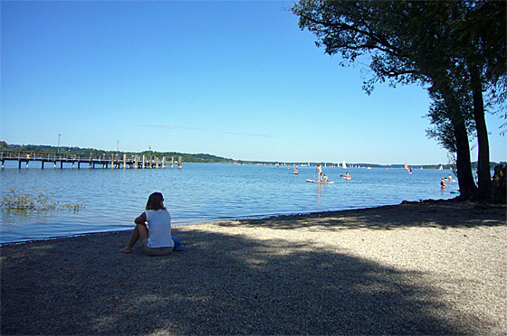 ... der Badestrand in Felden am Chiemsee ...