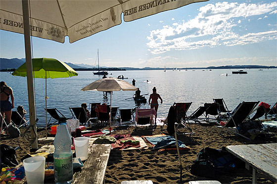 ... Beachbar im Strandbad Übersee ...