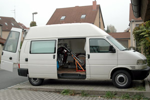 Der Bus muss so lang sein, sonst würde das Bike nicht reinpassen.