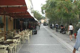 ... die Promenade gegenüber der Akropolis ...