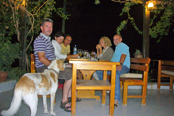 ... gemütliches Abendessen im Hafen ...