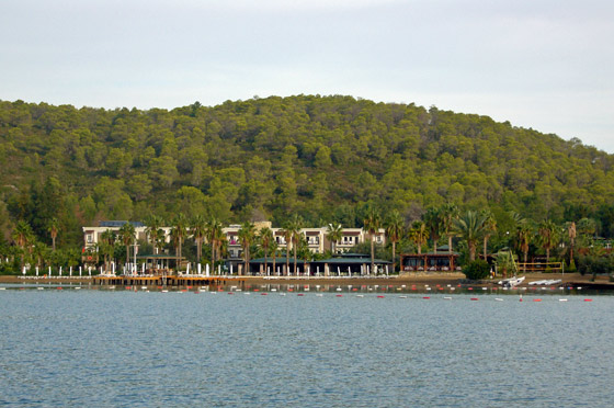 ... eine sehr interesannte Hotelanlage ...