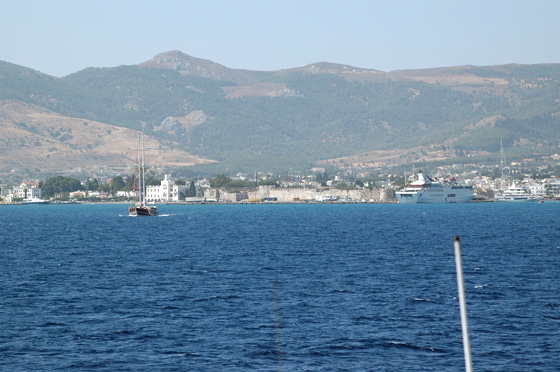 ... die Insel KOS - direkt voraus ...