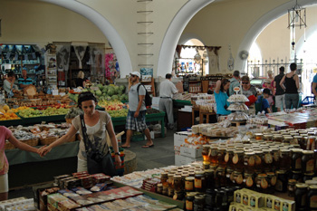 ... wunderschöne Markthallen verführen zum Einkaufen ..