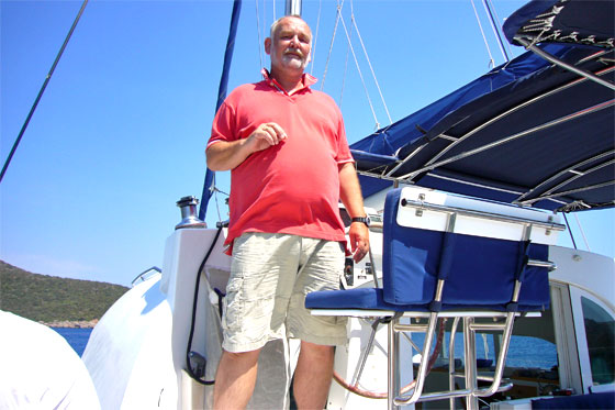 ... der Skipper hat alles unter Kontrolle ...