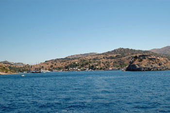 ... der Blick zurück in den Hafen von Gemüslük ...