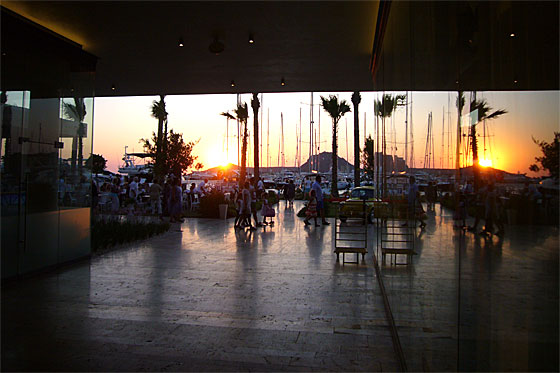 ... herrliche Abendstimmung im Yachthafen von Yalikavak ...